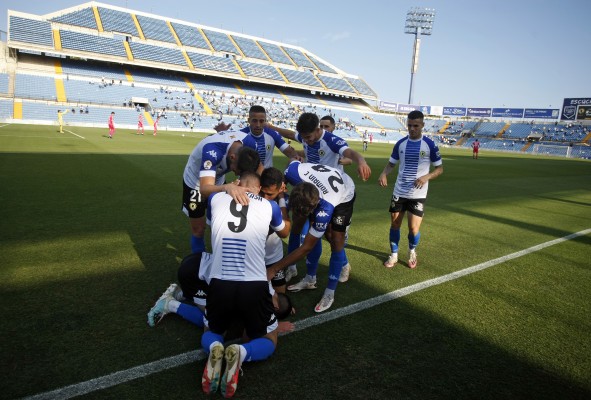 Al Hércules no se le olvida ganar partidos y se acerca a la clasificación para la Segunda B-'Pro'
