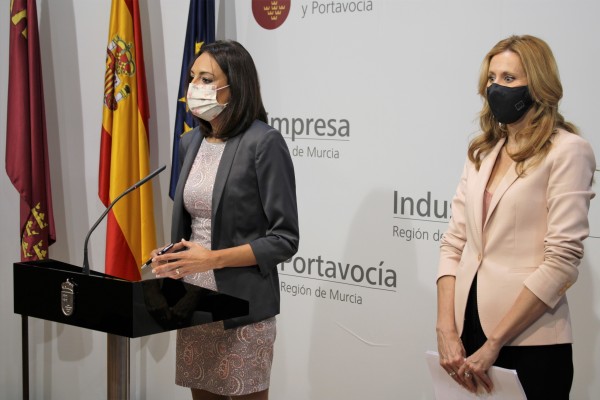 Un futuro laboral de dos caras: los empresarios ven brotes verdes y los sindicatos avisan de que la precariedad sigue presente