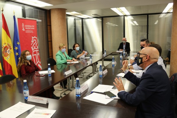 Sanidad retrasa la decisión sobre las Fallas 2021 una semana más