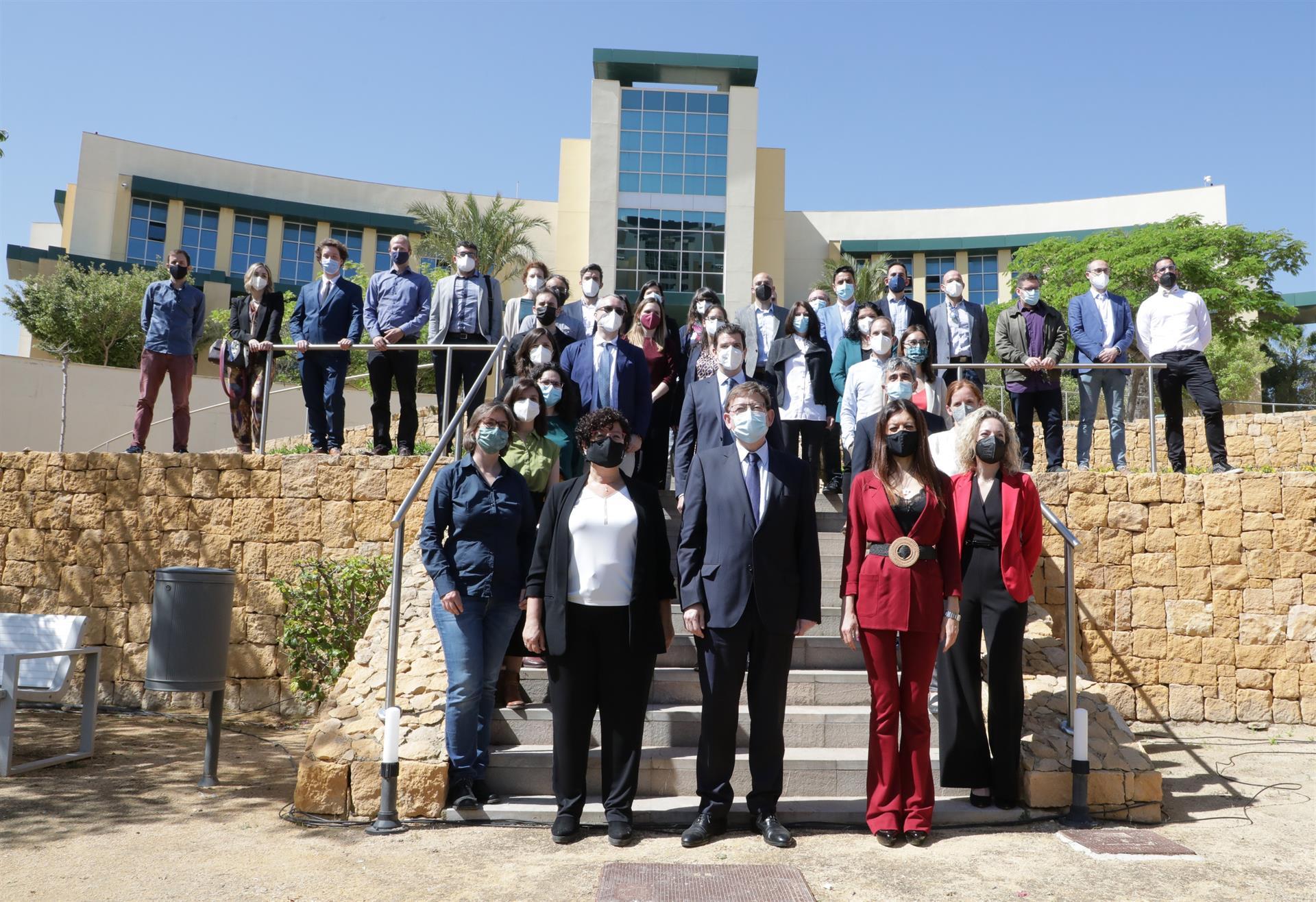 Puig apuesta por la estabilidad para garantizar la permanencia del talento investigador en la Comunitat