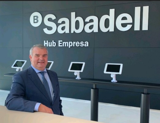 Fernando Canós toma el relevo de Jaime Matas como director de la Territorial Este del Sabadell 