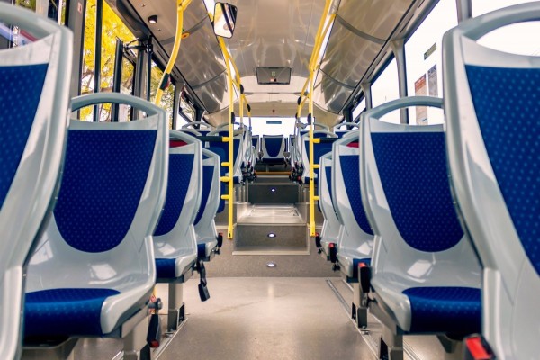 Movilidad lanza ayudas de 8.400 euros por autobús para líneas de transporte discrecional por carretera