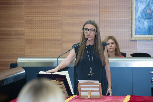 Asun París, nueva portavoz del PSOE de San Vicente tras la dimisión de Jesús Arenas