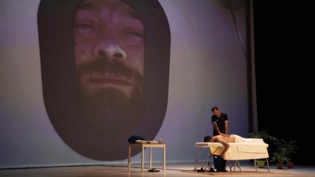 Vicente Arlandis escenifica en el Párraga 'El esfuerzo constante de ganarse la vida'
