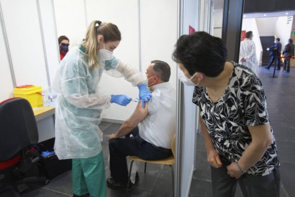 La vacunación coge ritmo en Castellón con más de 35.000 dosis esta semana