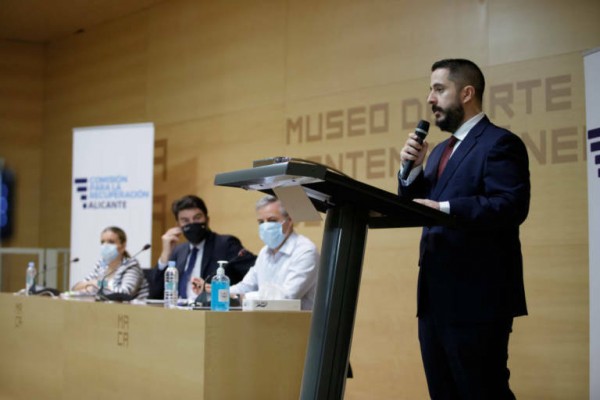 Vox avanza otro pacto con el bipartito de Alicante para decidir el uso de los ahorros municipales
