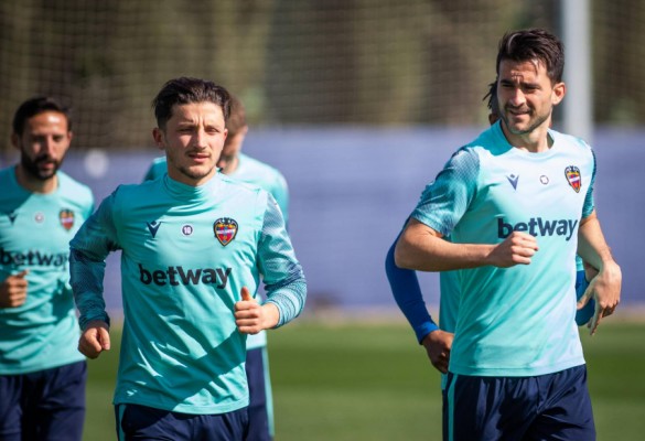 Campaña y Radoja siguen al margen en el primer entrenamiento de la semana