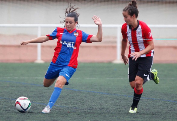 Lucia Gómez afronta el final de temporada con varios retos con el Levante Femenino