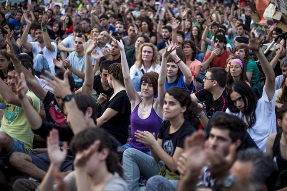 La Plaza del Ayuntamiento durante el 15 M. Foto: BIEL ALIÑO/EFE - 