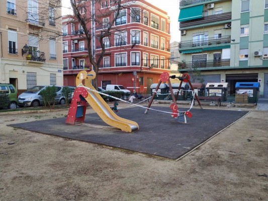 València inicia la remodelación del jardín de la plaza Calabuig