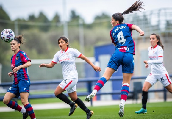 El Levante Femenino avanza firme hacia la Liga de Campeones 
