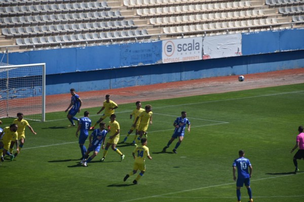 El Lorca, ya descendido, da la cara y le hace un favor al Yeclano (2-2)