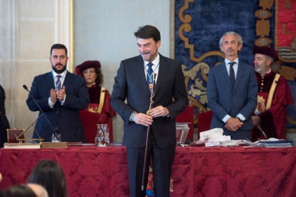 Barcala y el PP intentan aplacar las críticas al Palacio de Congresos: 