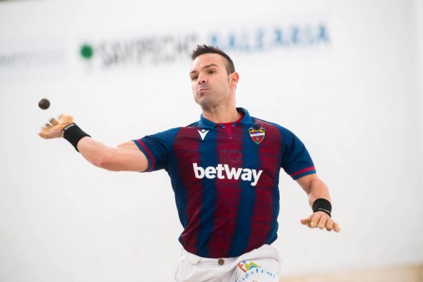 Meriton renuncia al derbi del trinquet