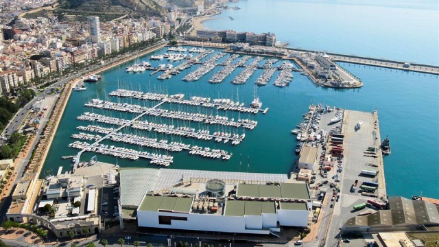 Alicante y Diputación solicitan al Puerto el uso de los muelles 7 y 9 para un Palacio de 5.500 metros