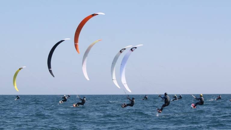 Competición en la playa del Gurugú de Castelló. - 