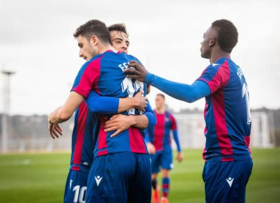 El Atlético Levante, a confirmar su mejoría ante el líder 
