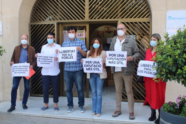 Sant Joan y San Vicente se manifiestan contra la Diputación; cinco años sin fondos de cooperación