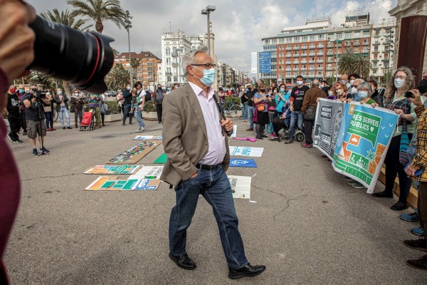 Vecinos del Marítimo y ecologistas protestan frente a la Autoridad Portuaria contra la ampliación norte