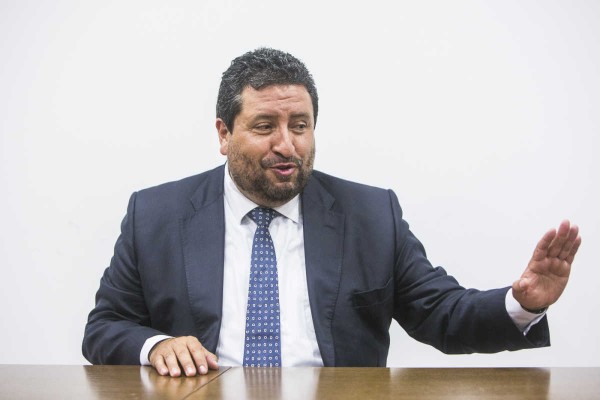 Moliner cambia el paso y sorprende renunciando al liderazgo de Castellón