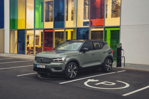 Volvo Cars lanza en España el nuevo eléctrico XC40 Recharge eléctrico