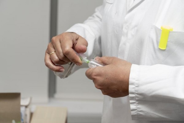 Sociedades científicas, expertos, comunidades y 70.000 firmas en Change.org piden poder administrar la segunda dosis de AstraZeneca
