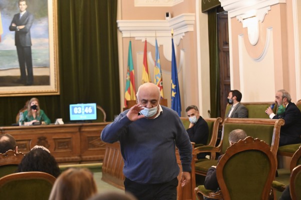 El rifirrafe por la avenida de Lidón acaba en bronca política y la marcha de un concejal de Cs del pleno