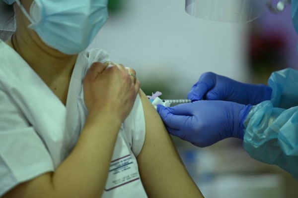 La vacuna monodosis de Janssen también llegará a los menores de 70 años de la Región