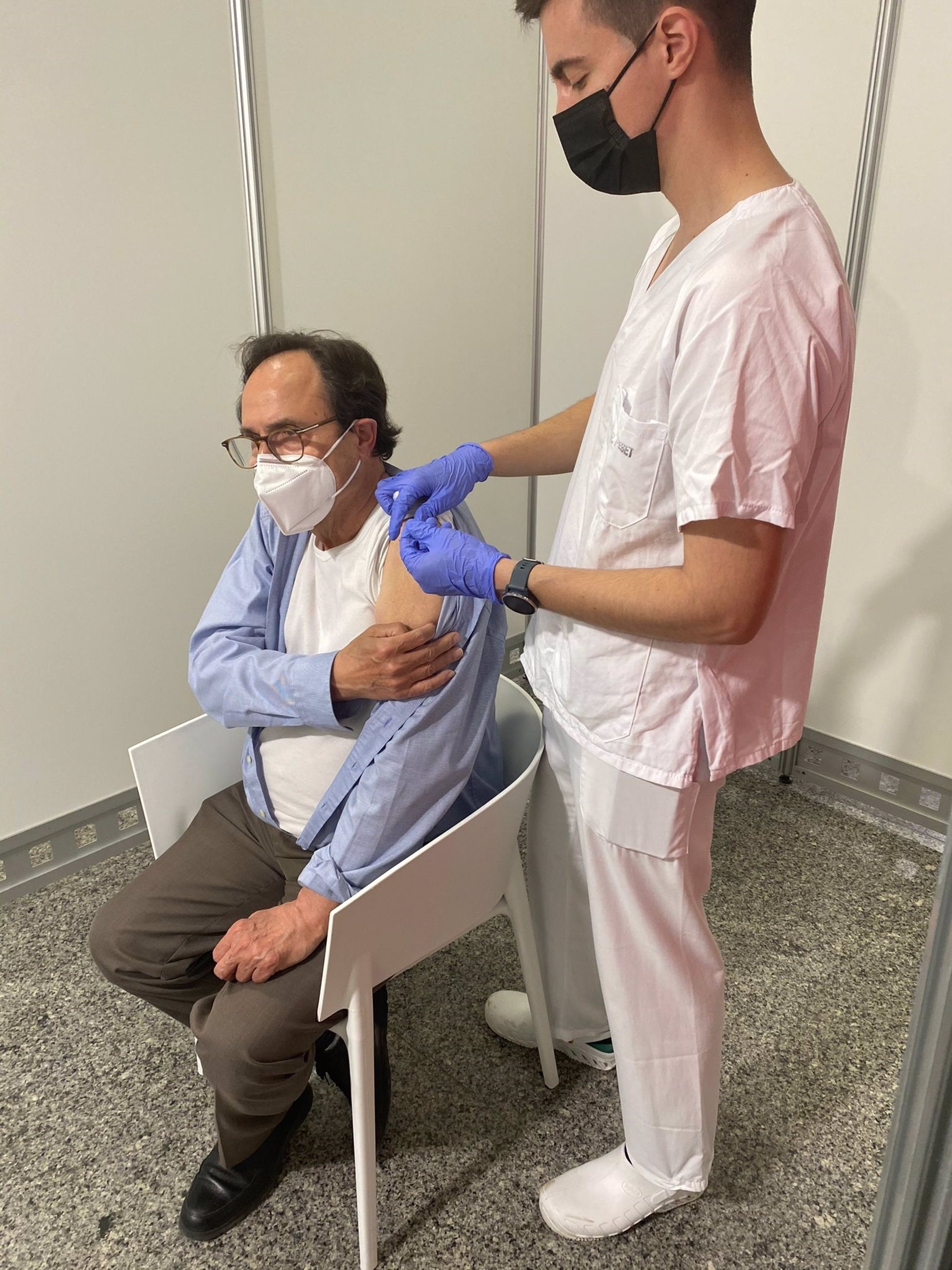 Vicent Soler recibe la vacuna contra el coronavirus