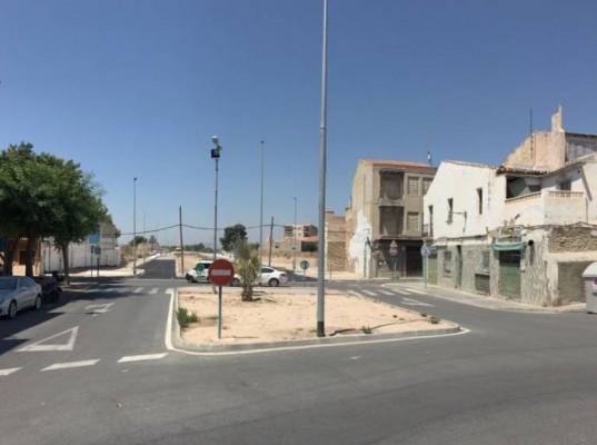 La polémica de la calle Enric Valor de Mutxamel agita los cimientos de la política y la cultura

