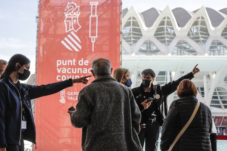  La Comunitat Valenciana comenzará a vacunar a las personas de 66 a 69 años la próxima semana