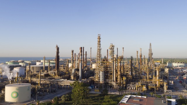 Bp, Iberdrola y Enagás estudian desarrollar una planta de hidrógeno verde de 20 MW en la refinería