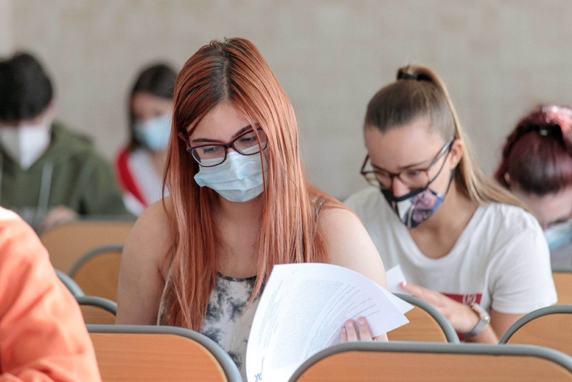 Sanidad recomienda hacer la EBAU con distancia de 1,5 metros y ventilar 15 minutos antes las clases