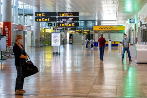 Así arrancó la economía: se crea empleo público, bajan las exportaciones y la vivienda se estanca