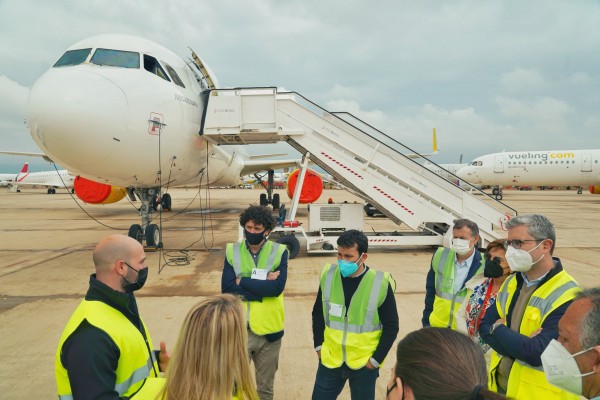 Treinta jóvenes aprenderán en el aeropuerto a montar y mantener aviones a partir de septiembre