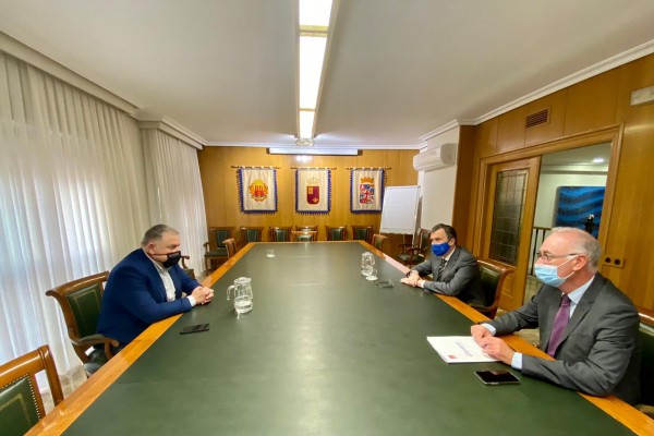 Ballesta reaparece para mostrarle su apoyo a los regantes ante el cambio de reglas del Trasvase Tajo-Segura