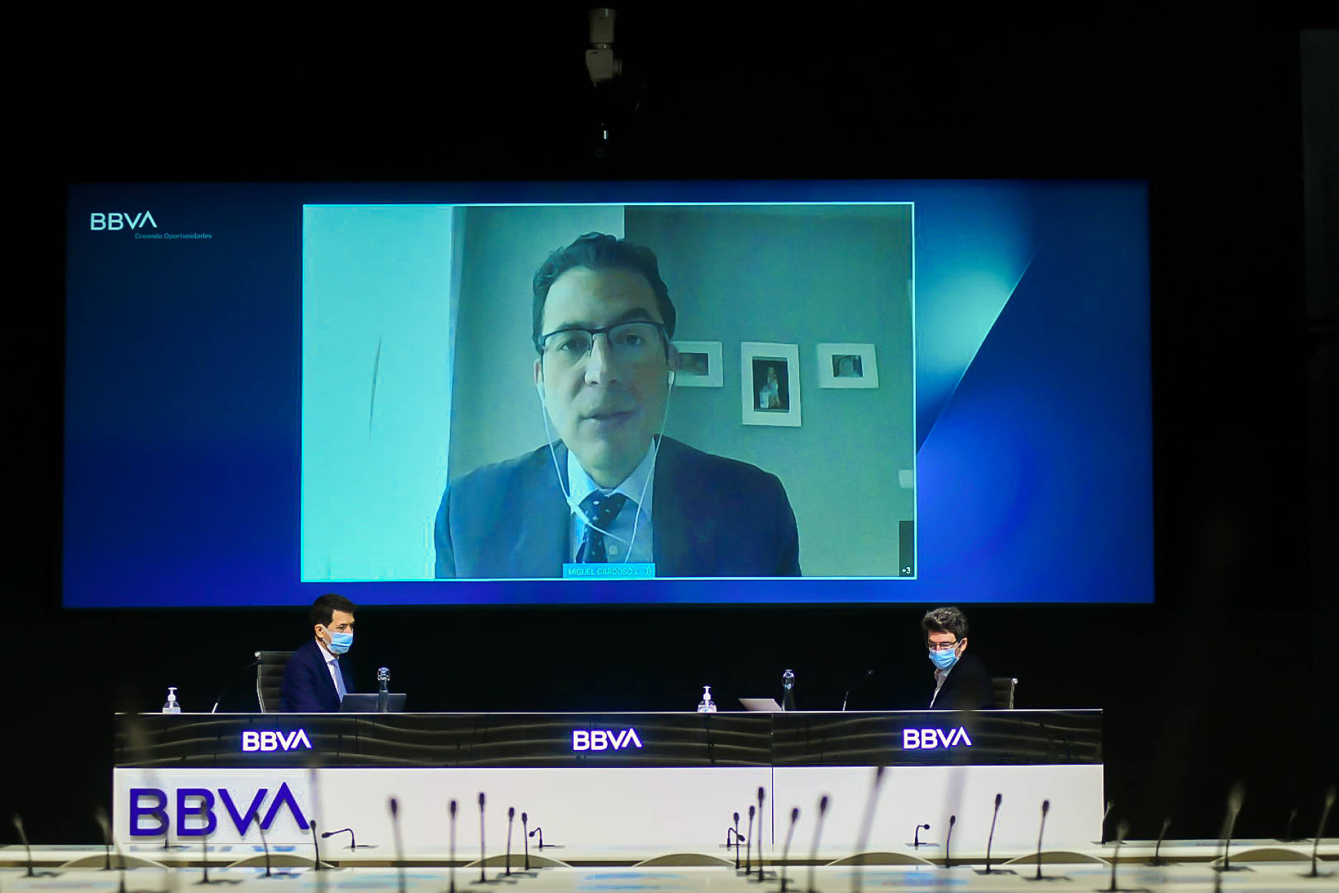 Rafael Doménech, Miguel Cardoso y Jorge Sicilia, durante la presentación del informe Situación España del segundo trimestre de 2021 de BBVA Research   - 