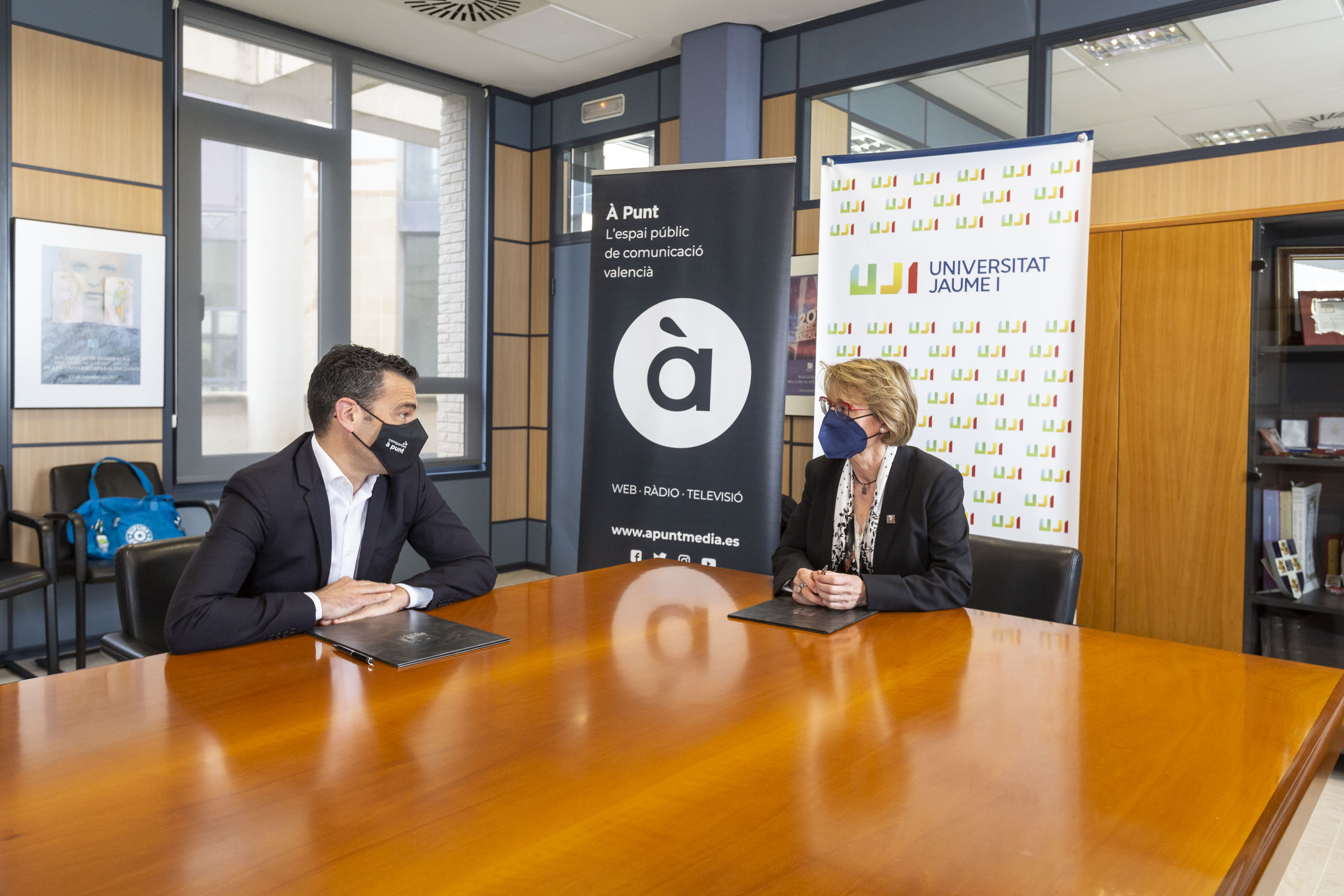 La UJI y À Punt lanzarán iniciativas para impulsar la igualdad efectiva entre mujeres y hombres