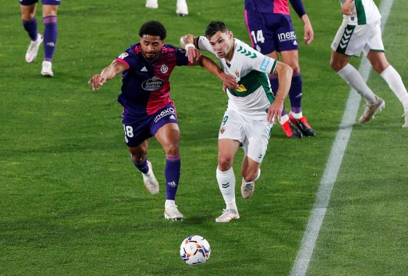 El Elche recibirá al Atlético fuera del descenso si el Valladolid pierde el miércoles con el Athletic