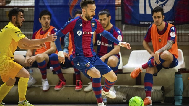 Al Peñíscola se le escapa el triunfo por la mínima en un trepidante derbi contra el Levante (5-4)