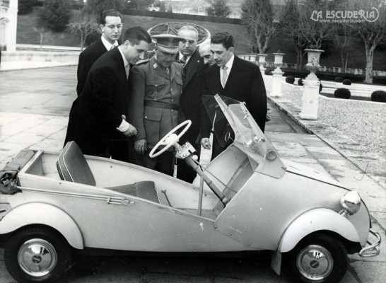 Al volante con la zapatilla