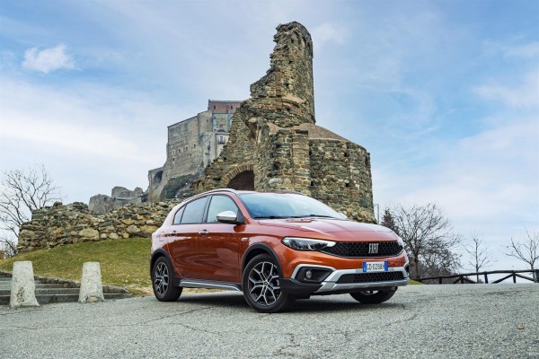Fiat lanza el nuevo Tipo, que llega con más tecnología