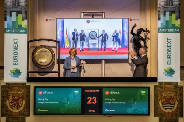Allfunds, con aroma valenciano, vuela en su estreno bursátil en el parqué holandés