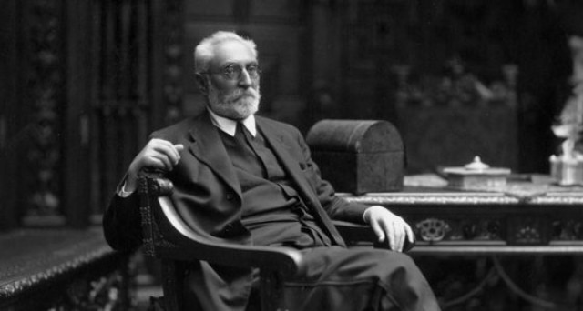 Ni 'chaquetero' ni equidistante: Manuel Menchón 'salva' el legado liberal y antiviolencia de Unamuno