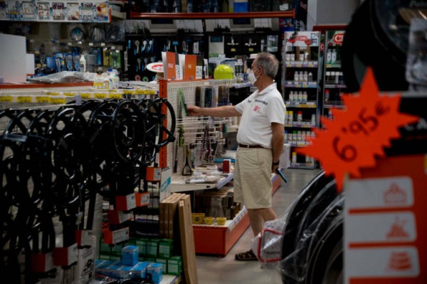 El Perelló inyecta 50.000 euros en bonos de consumo para los comercios locales