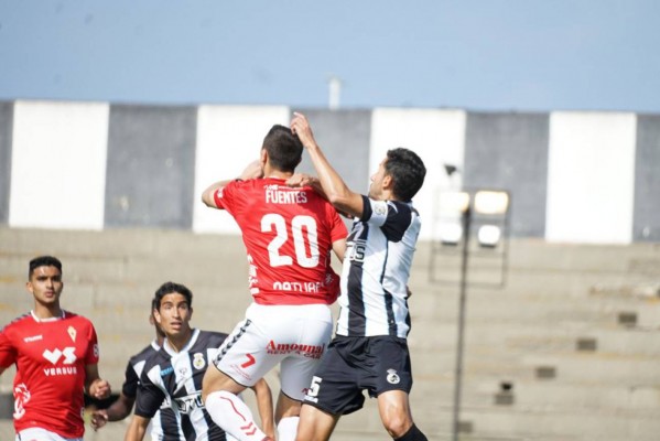Un clavo ardiendo para el Murcia y el Yeclano y una reválida para el UCAM CF