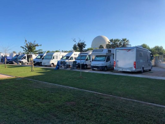 Castelló prevé cobrar unos 10 euros al día a cada usuario por utilizar el parking de autocaravanas