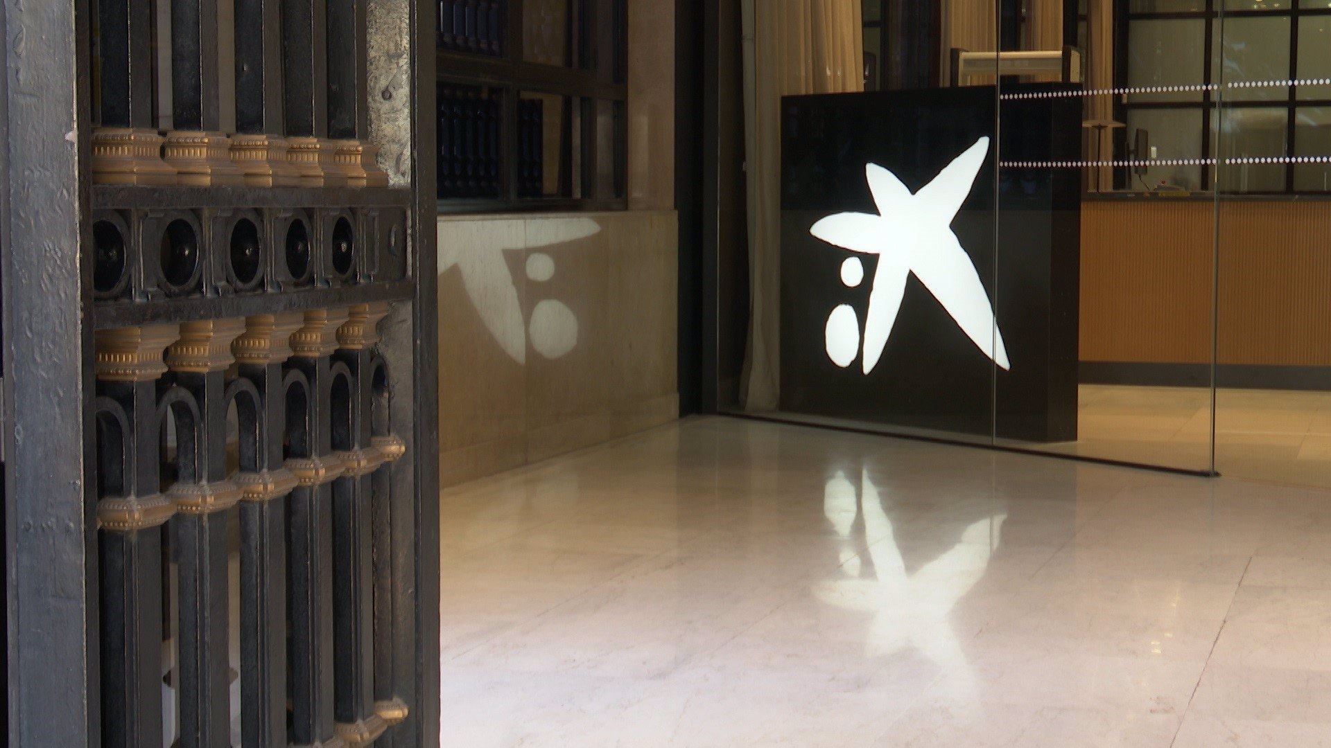 Sede de Caixabank en València. Foto: EUROPA PRESS - 