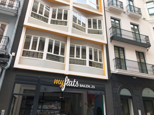 La criptomoneda se abre paso en los pisos turísticos de Alicante: Myflats implanta el pago con bitcoins  