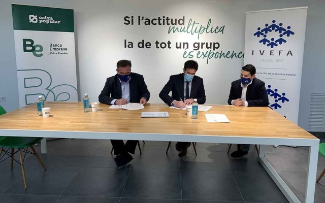 Ivefa y Caixa Popular firman un acuerdo para colaborar en el ámbito de la empresa familiar